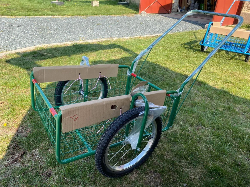 Dvoukolový vozík Pegas, červená barva (450 x 640 x 280 mm)