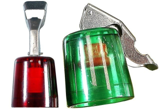 Zátka lahví transp.s otvírákem