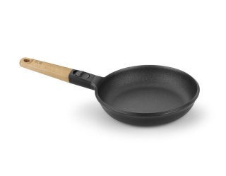 Pánev d26cm MARKET, rukojeť přír.dřevo, litina