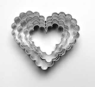 Vykrajovátko - Srdíčka zoubkovaná-sada