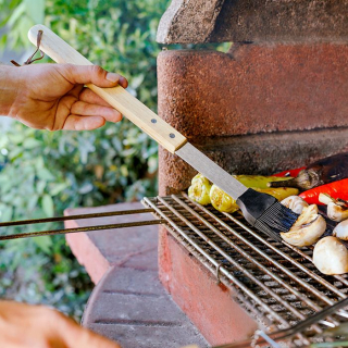 Mašlovačka 41x3cm BBQ GURU, silikon, kov,  gril, dřevěná rukojeť