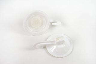 Háček s přísavkou- 2ks-d6,5cm, s páčkou, plast