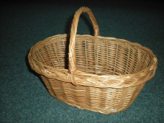 Košík ov.38x27x15cm proutěný